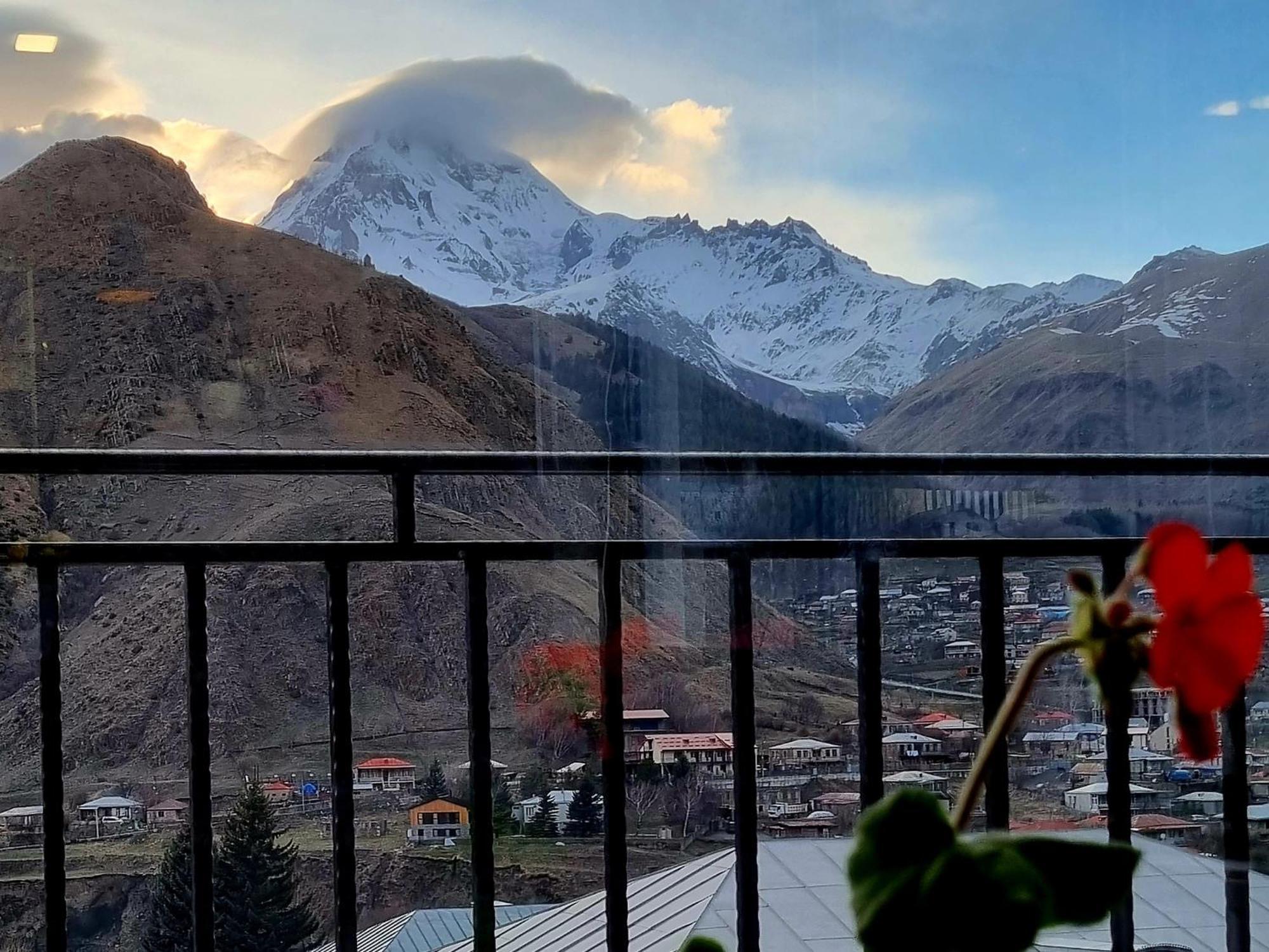 Hotel Sweet Night Kazbegi Oda fotoğraf